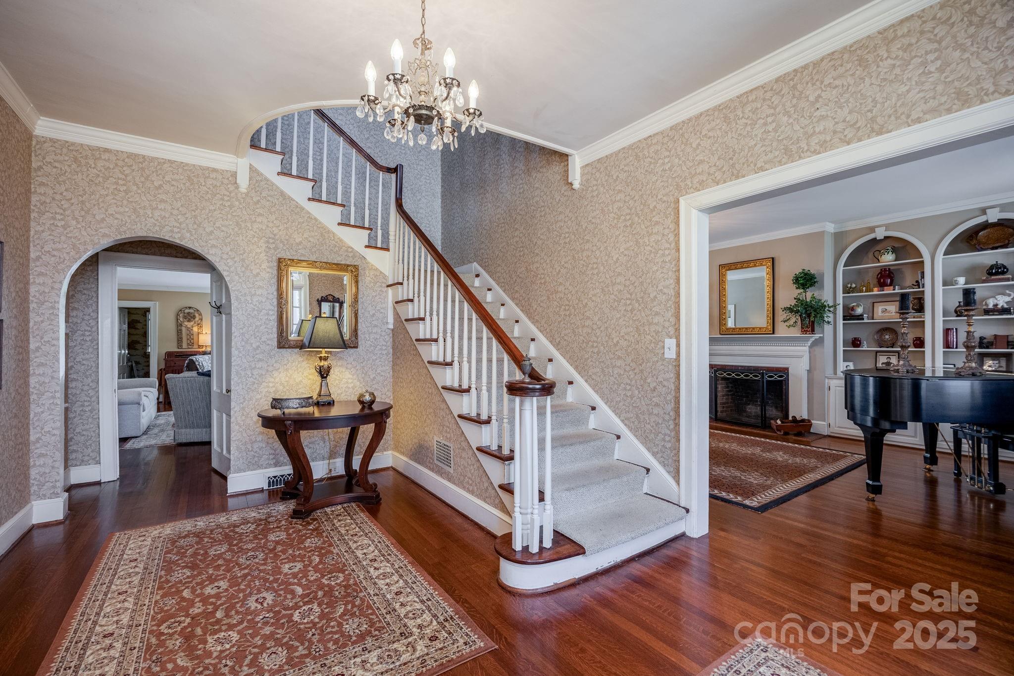 211 W Liberty Street