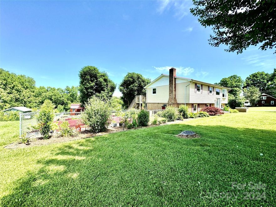 MOTIVATED SELLERS! Welcome to this meticulously kept, cozy, home located in desirable Mt. View! This home features 3 BR & 1 BA on main level with bonus room and 1/2 bath on lower level. Spacious kitchen with an abundance of cabinets on main. Step outside the patio doors to the expansive outdoor deck ideal for entertaining or grillng. The lower patio area offers addiiotnal space for many needs.  The property boasts beautiful landscaping! A gardners delight. The lower level of the home includes a cozy sitting area with fireplace.  Additionally, the lower level features a fantastic man cave perfect for watching sporting events or simply unwinding. Fenced in backyard with storage building for lawn equipment or storage.  Additional .34 acre lot with storage building included in the price of home to total .70 acres. Don't miss the chance to call this your new home!
Sellers will have a home inspection completed to save the buyer time and money!