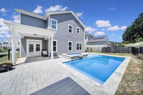 1358 Cedardale Lane Denver NC 28037