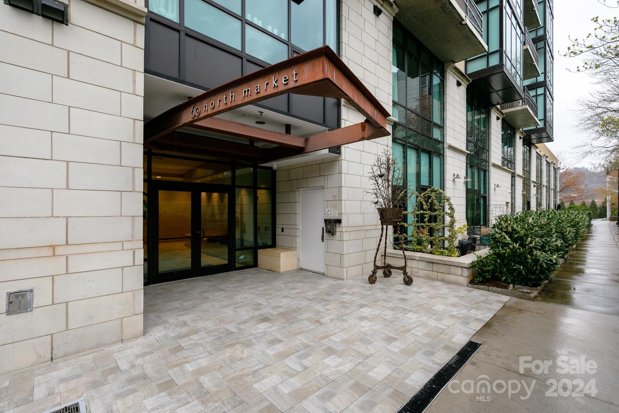 60 North Market - Residential