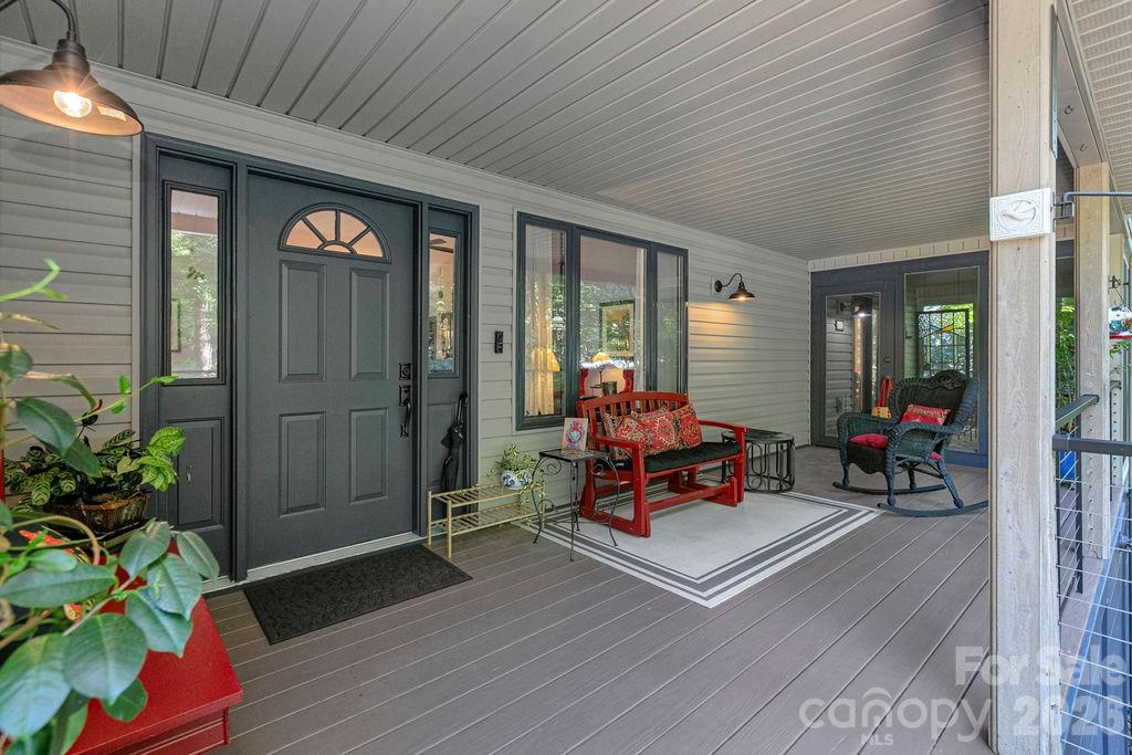 3125 Connestee Trail