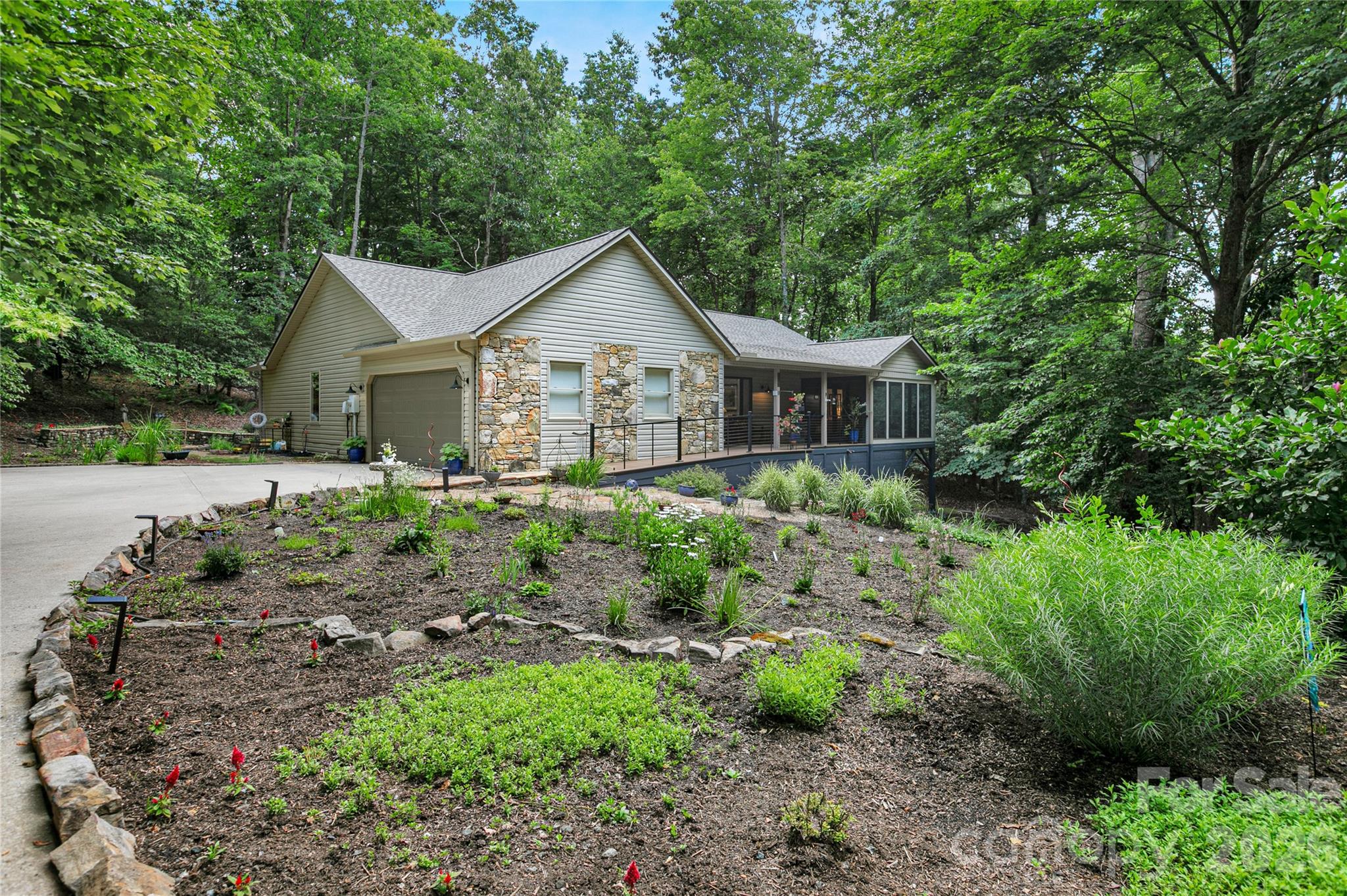3125 Connestee Trail