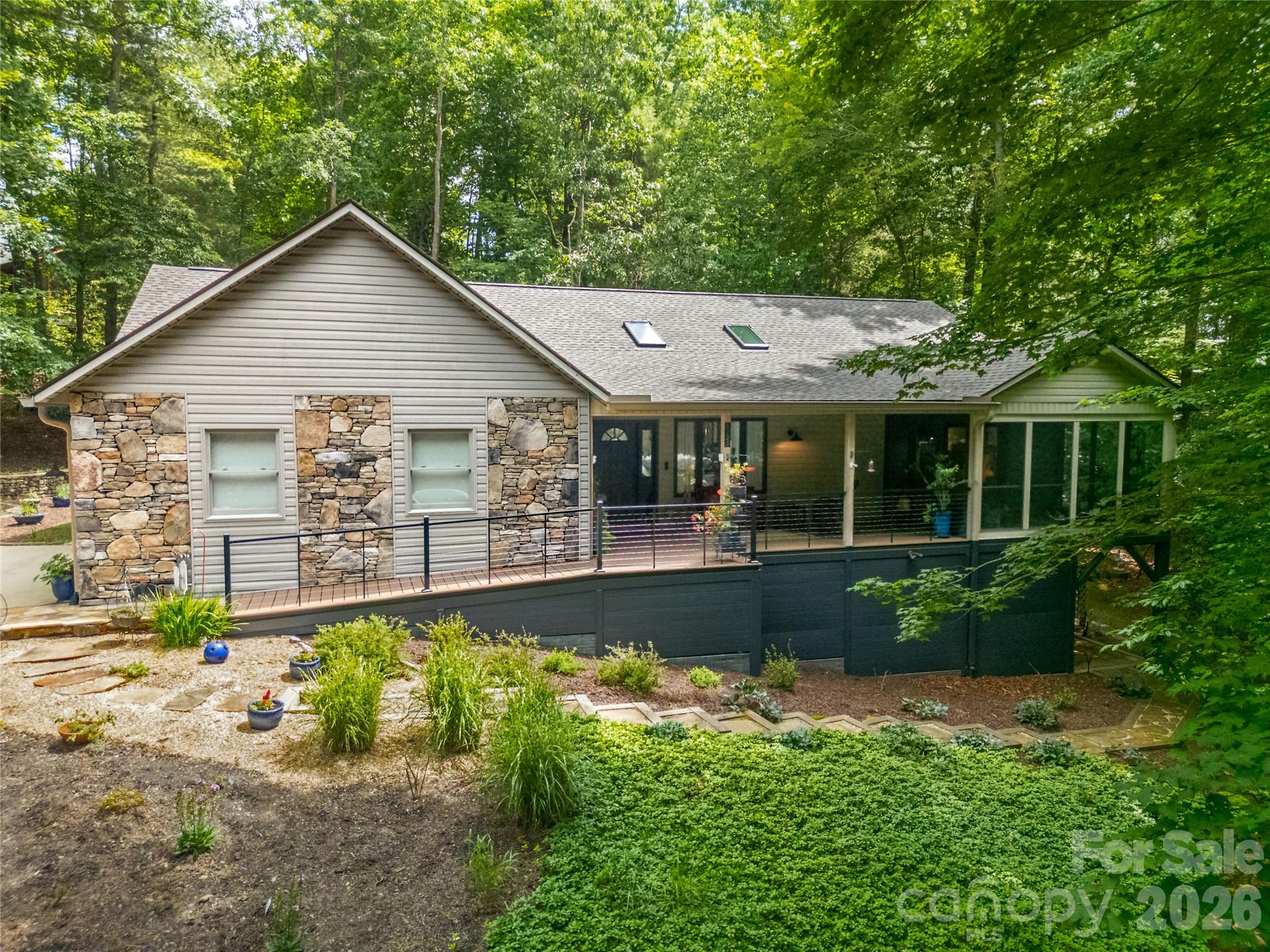 3125 Connestee Trail