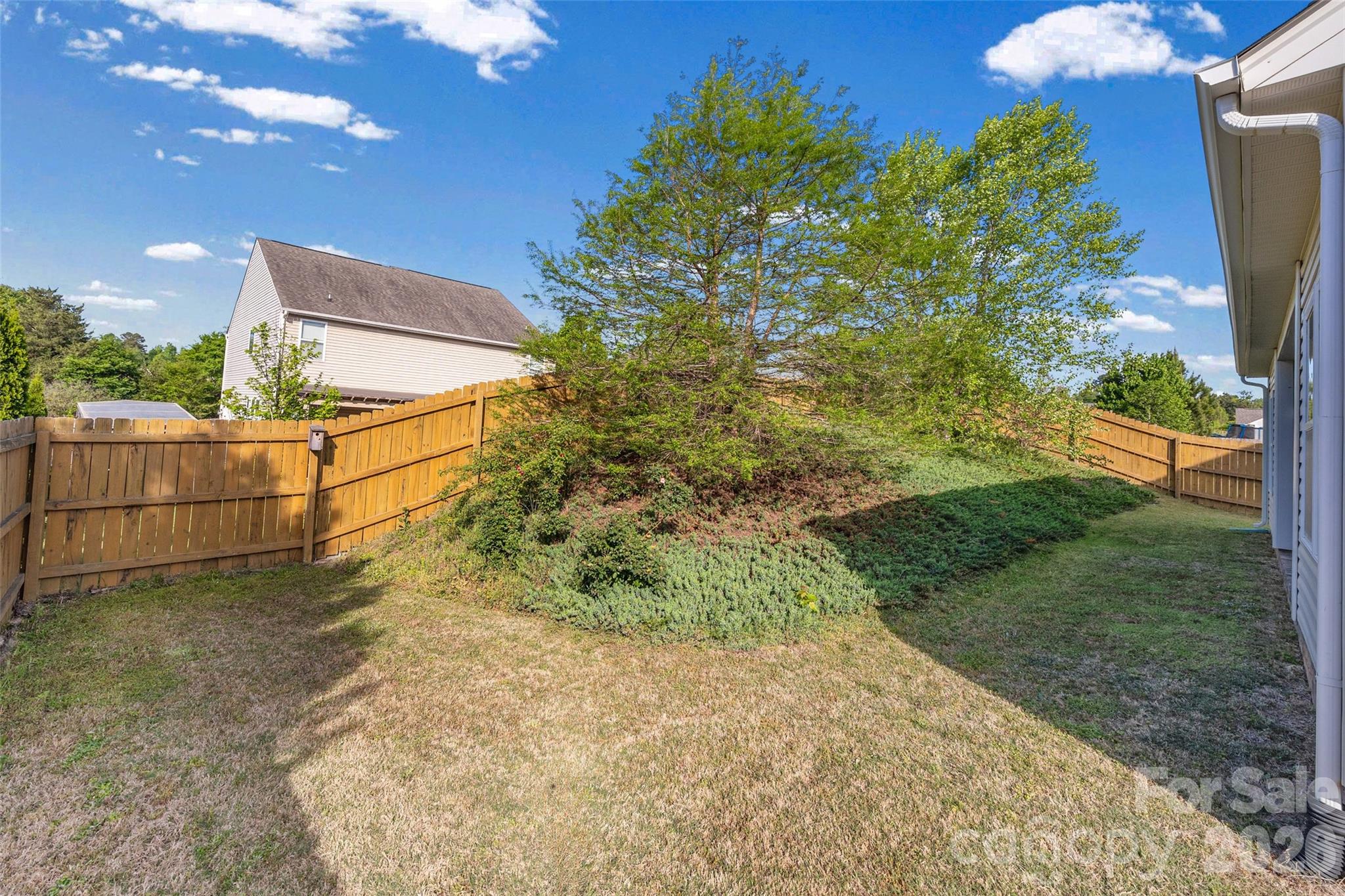 Ellis Pond - Residential