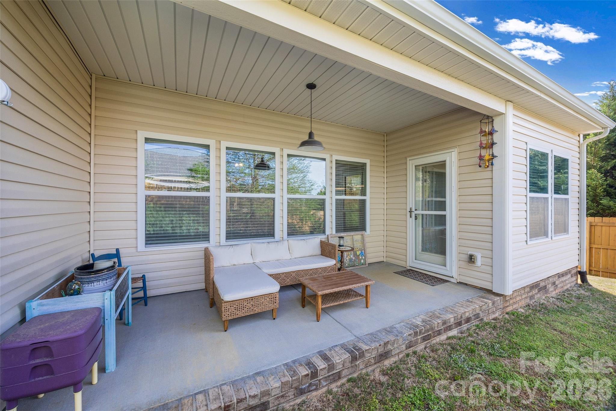 Ellis Pond - Residential