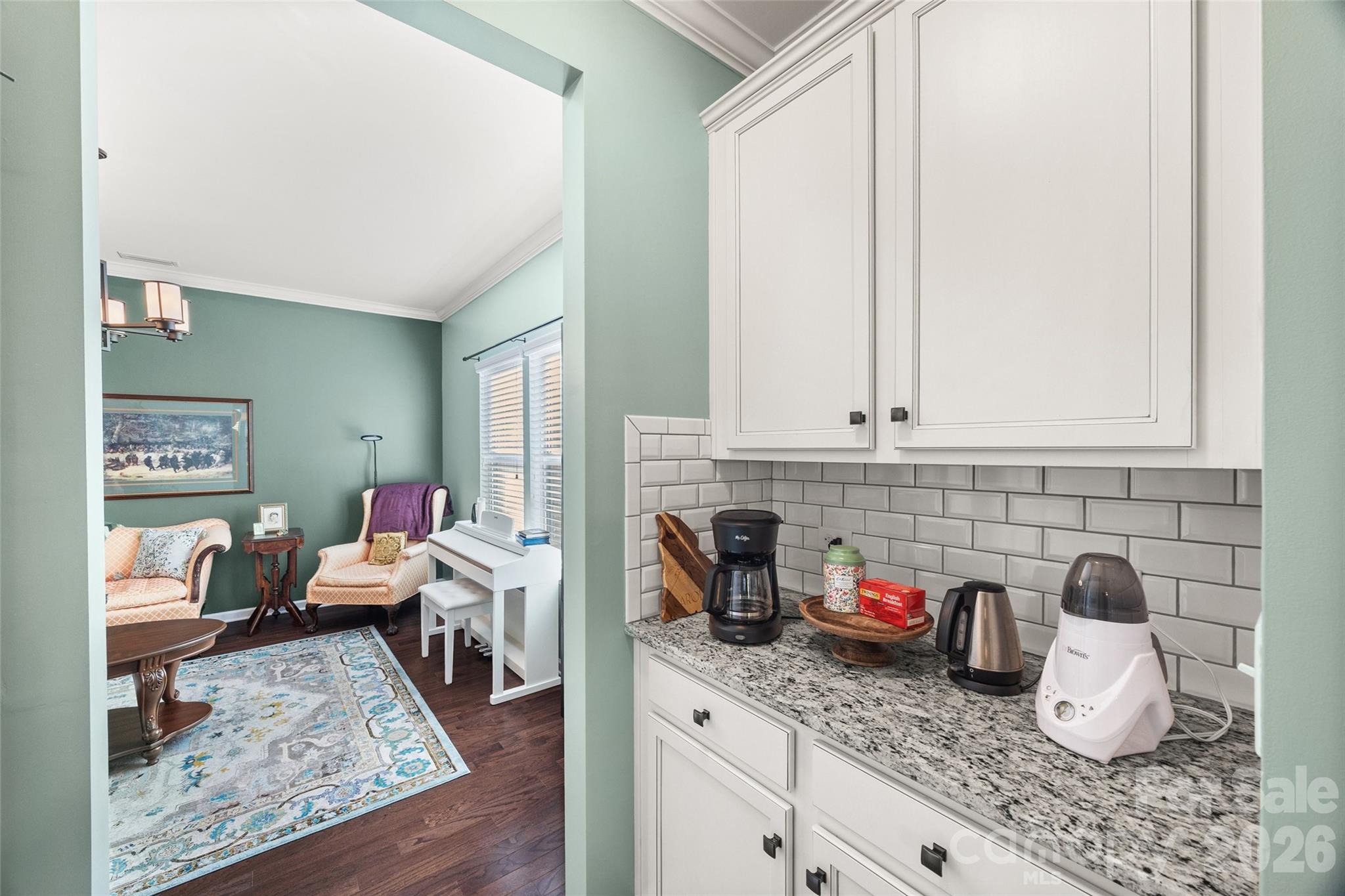 Ellis Pond - Residential