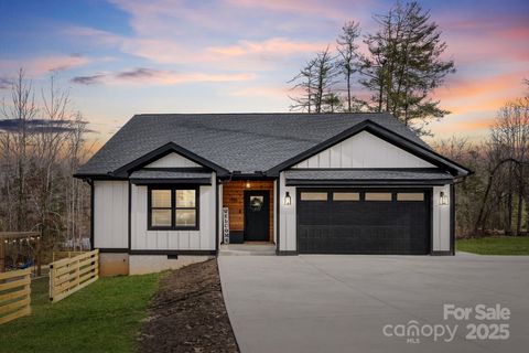 A home in Hendersonville