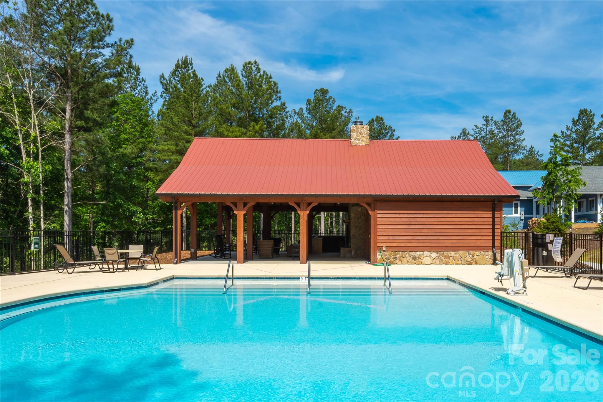 The Waterfront Club - Land