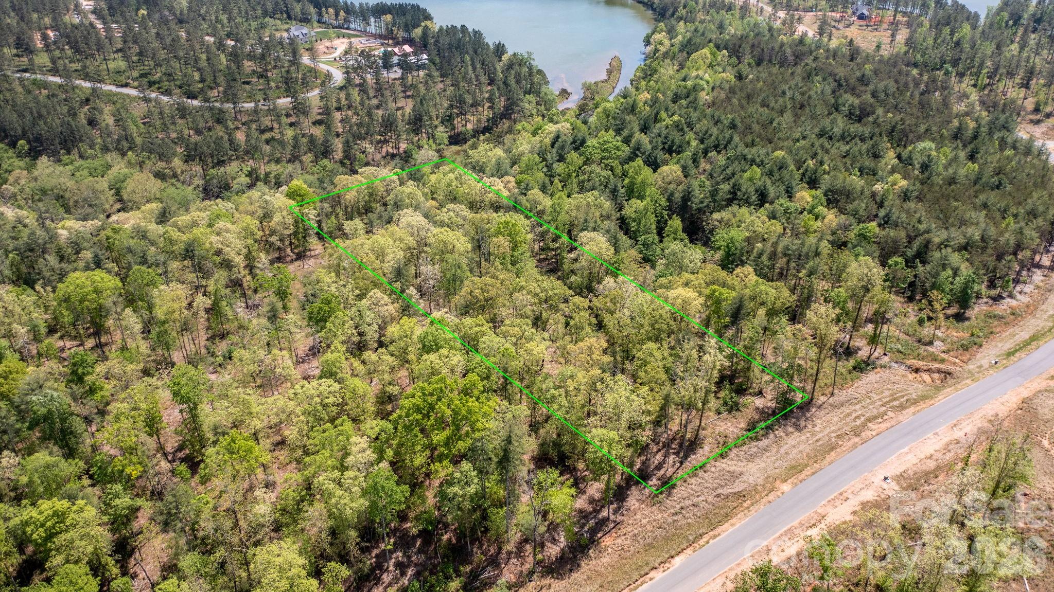 The Waterfront Club - Land