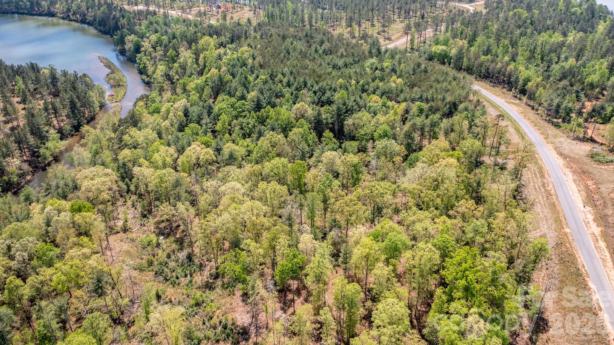 The Waterfront Club - Land