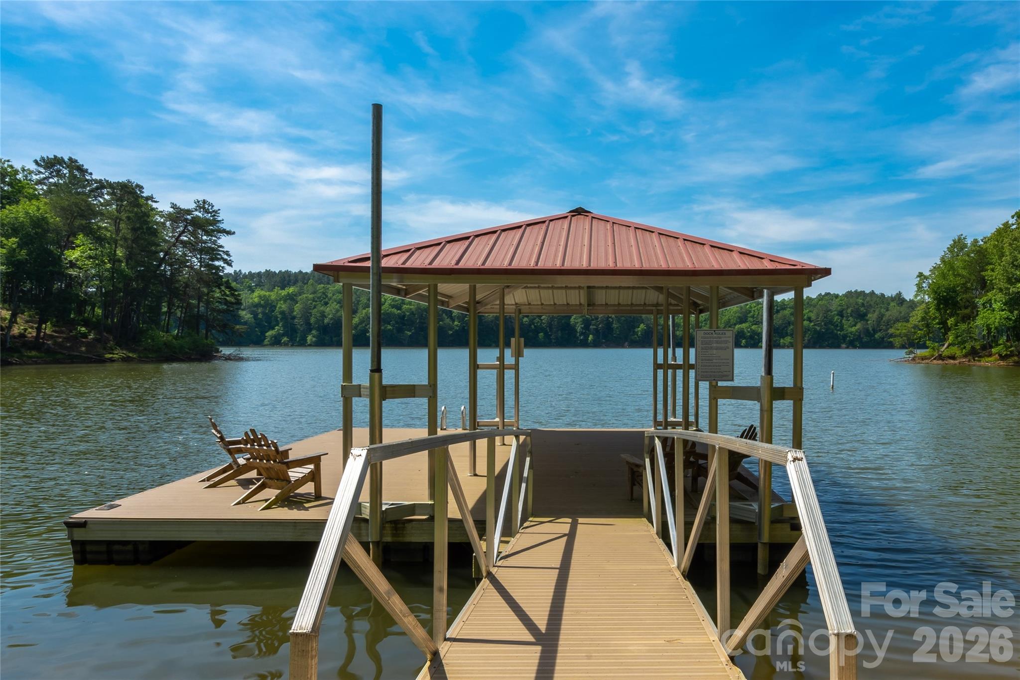 The Waterfront Club - Land