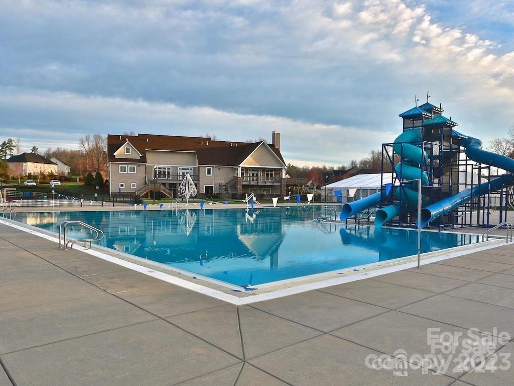 Moss Creek Village - Residential