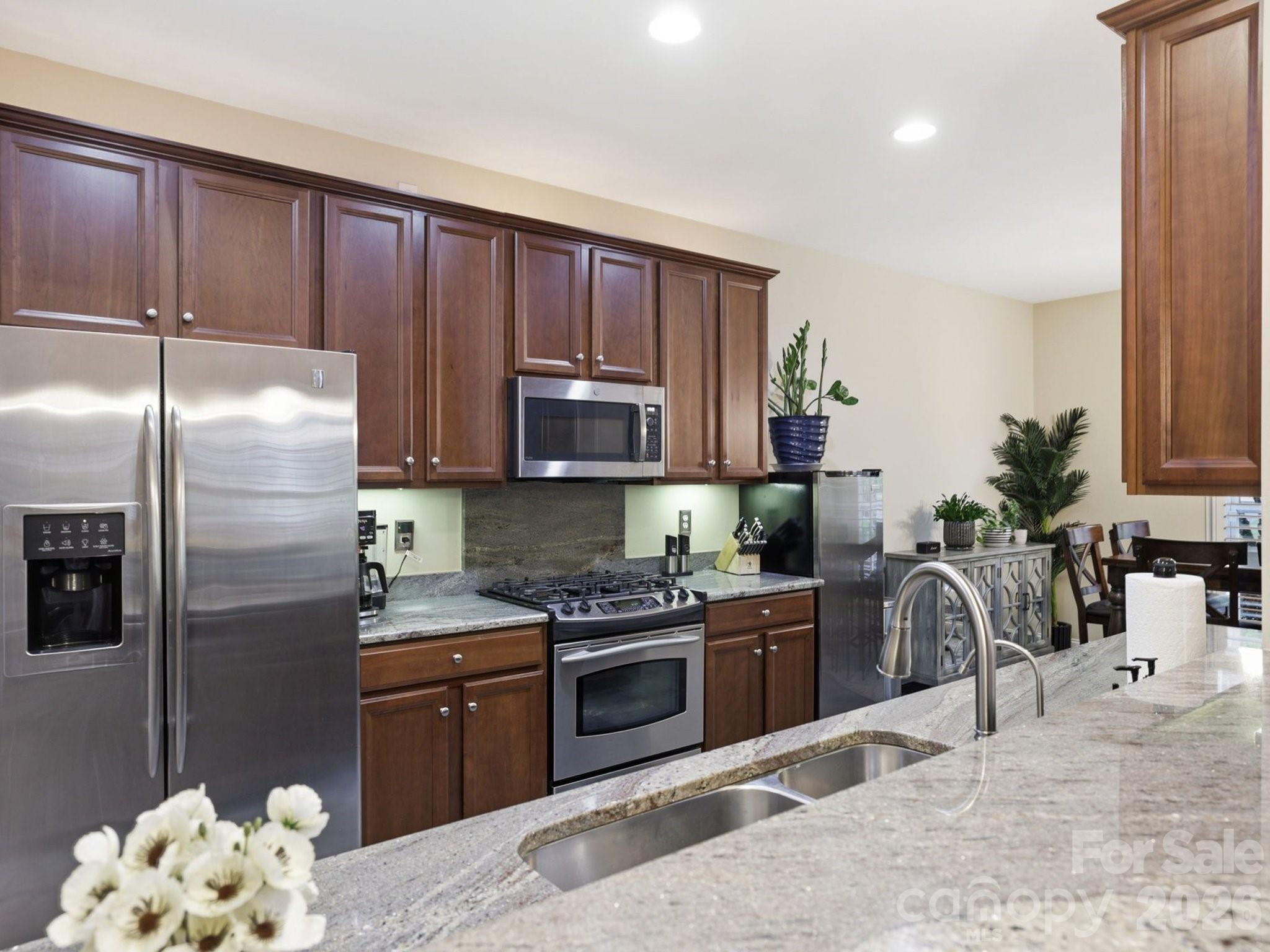 Lake Shore - Residential