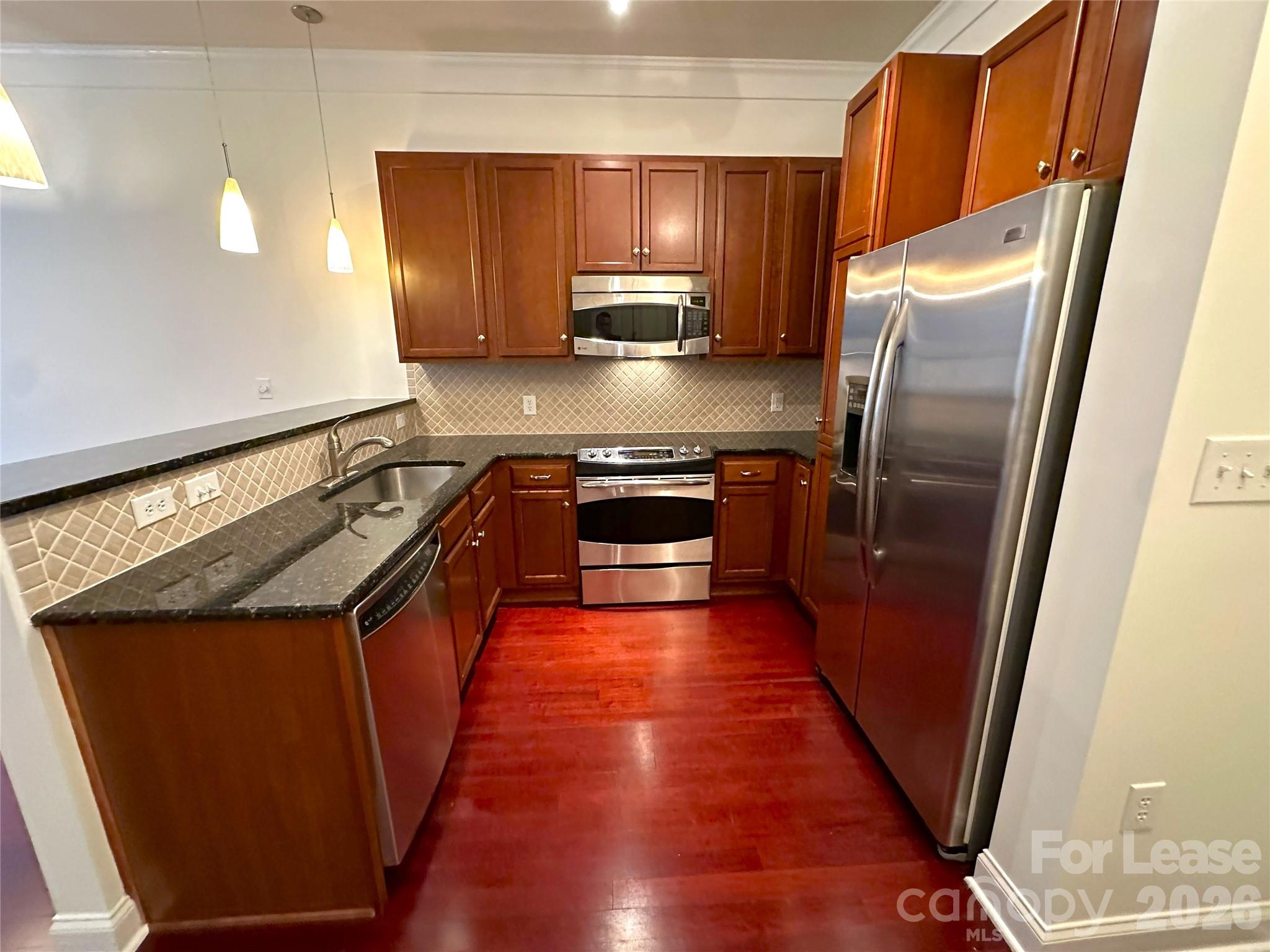 2810 Selwyn Avenue 126