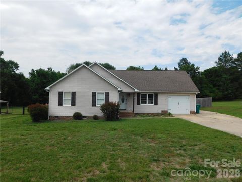 Photo of 2707 Plantation Way, Albemarle, NC 28001 (MLS # 4390049)