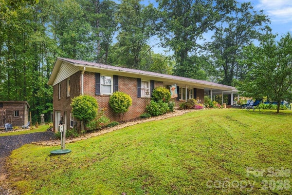 4753 CALICO RD, LENOIR, NC 28645 - Image c46ed1c4c59d3ac2abe51d2bb5d1b162/3329954063