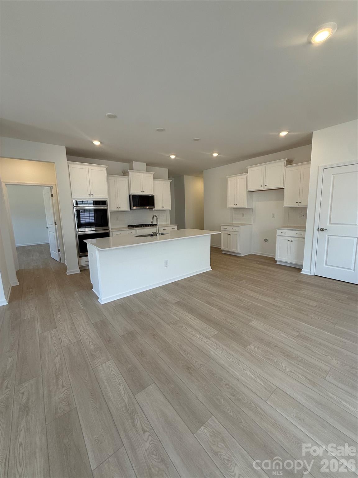 Roselyn - Residential