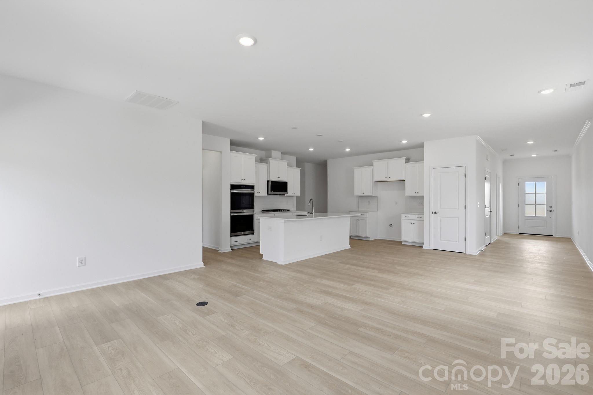 Roselyn - Residential