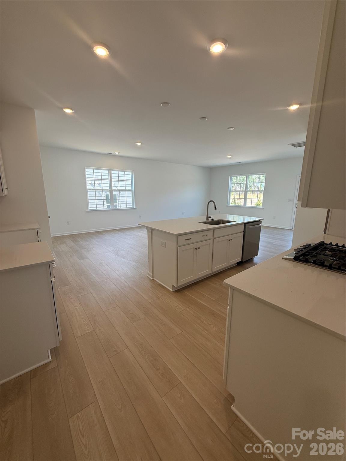 Roselyn - Residential