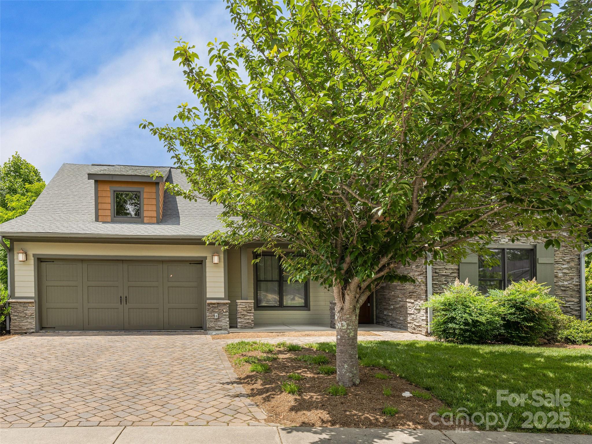 207 Hogans View Circle