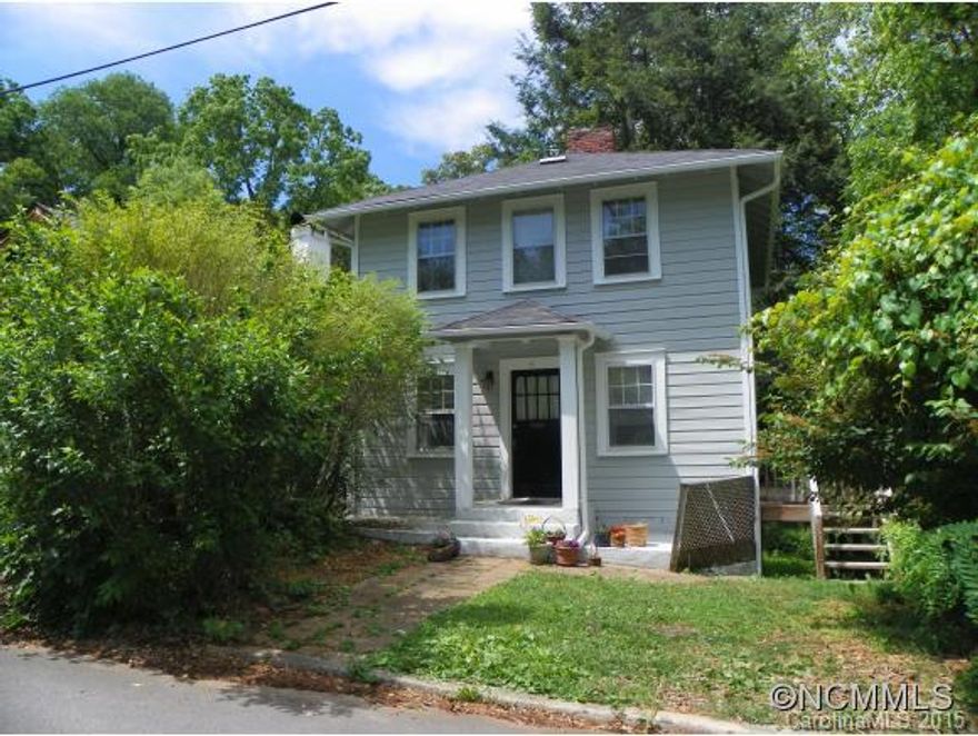 Historic Montford home with hardwood floors, gas heat, central a/c, w/d hookups, new deck, and unfinished basement.  Sweet house with lots of character, brand new paint on the outside of house. Appointments require 24 hr notice