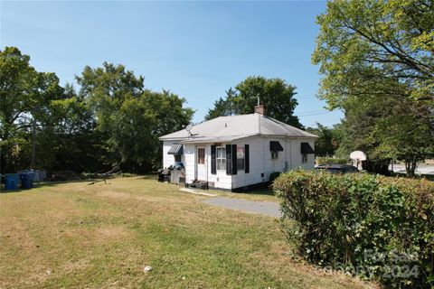 Photo of 110 Sims Parkway, Harrisburg, NC 28075 (MLS # 4179263)