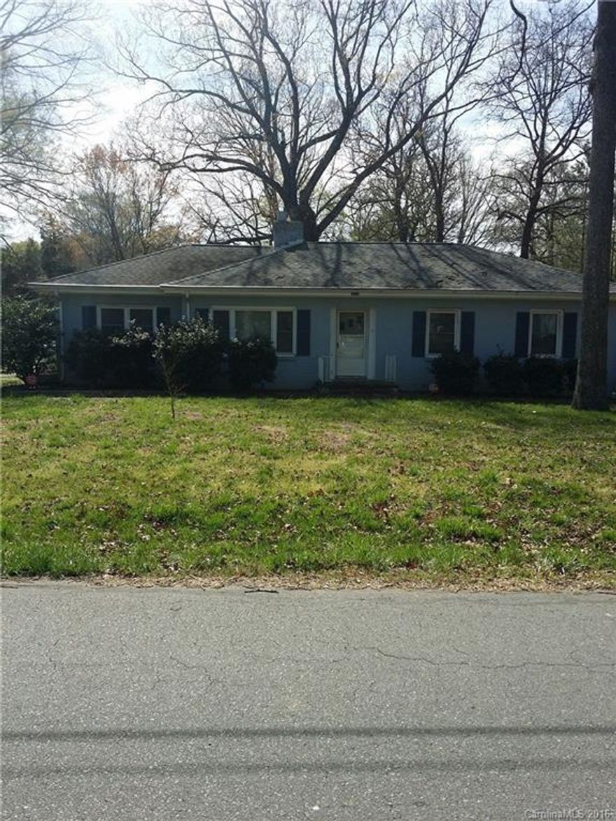 Nice Fixer Upper with lots of potential.  Fabulous 2 story workshop PLUS detached 2 car garage.  Home features nice hardwood floors, 3 large bedrooms, family room with gas log fireplace, huge lot with lots of space, fenced yard. Full Brick, Great investment home, close to I-85. No HOA!