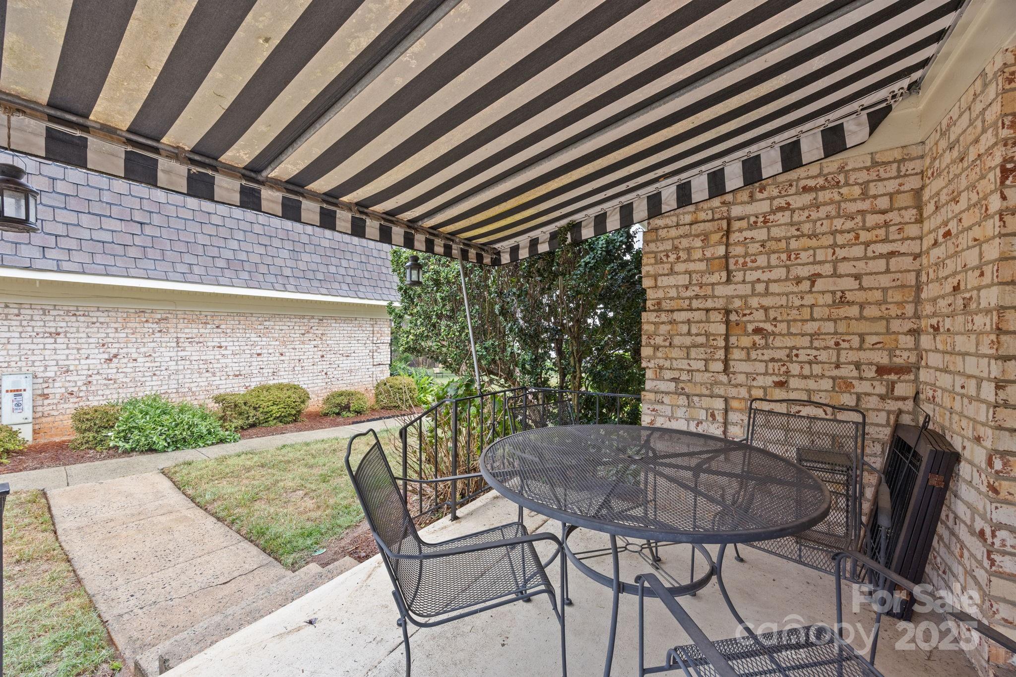 1700 Roxborough Road A