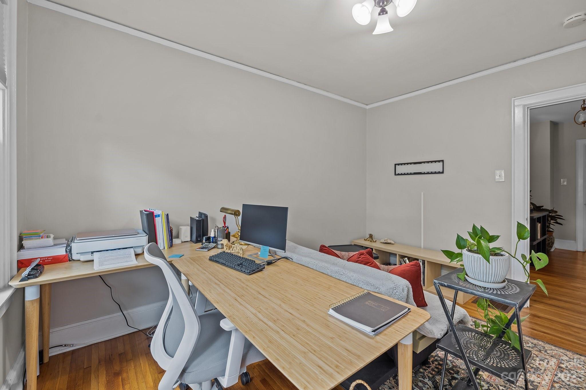 Commonwealth - Residential