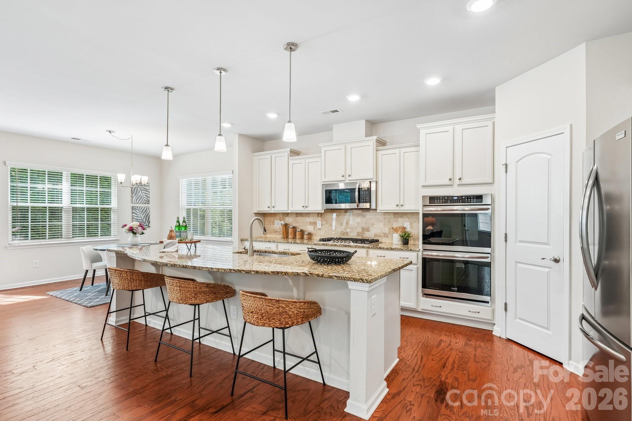 Imagery on Mtn Island - Residential