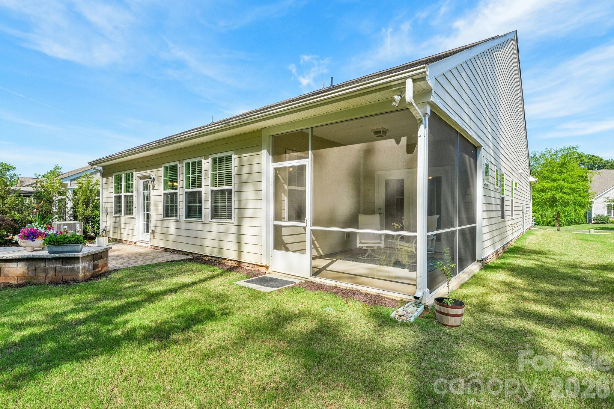 Imagery on Mtn Island - Residential