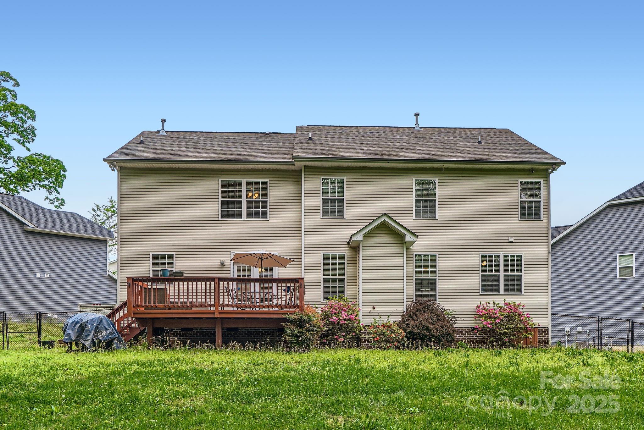 Charlotte, North Carolina 28213, United States, 4 Bedrooms Bedrooms, ,4 BathroomsBathrooms,Residential,Under Contract,112251