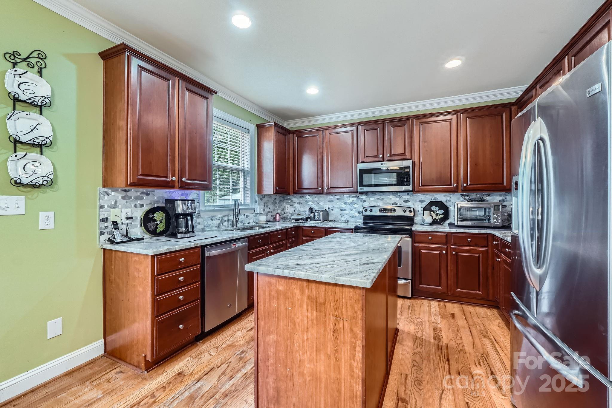 Charlotte, North Carolina 28213, United States, 4 Bedrooms Bedrooms, ,4 BathroomsBathrooms,Residential,Under Contract,112251