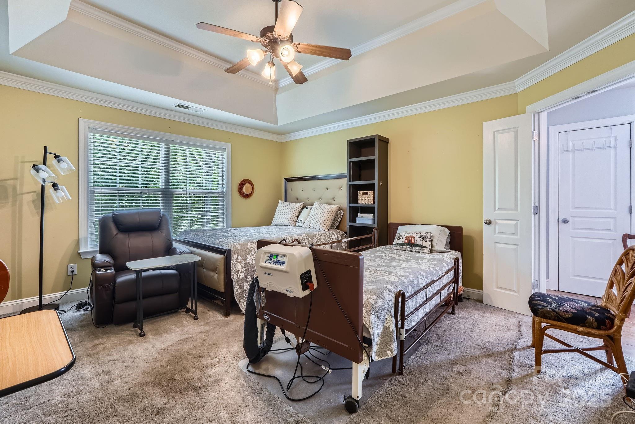 Charlotte, North Carolina 28213, United States, 4 Bedrooms Bedrooms, ,4 BathroomsBathrooms,Residential,Under Contract,112251