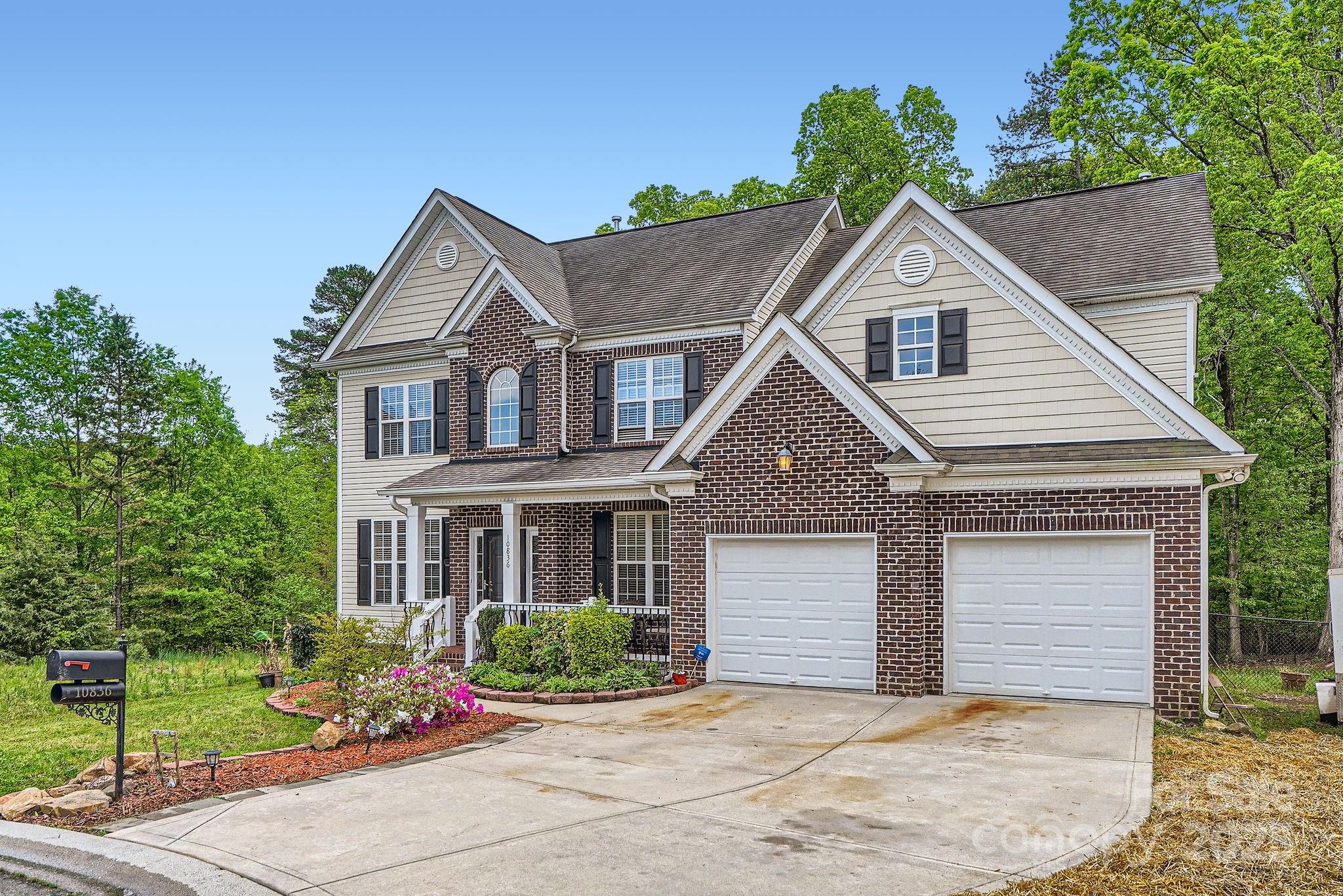 Charlotte, North Carolina 28213, United States, 4 Bedrooms Bedrooms, ,4 BathroomsBathrooms,Residential,Under Contract,112251