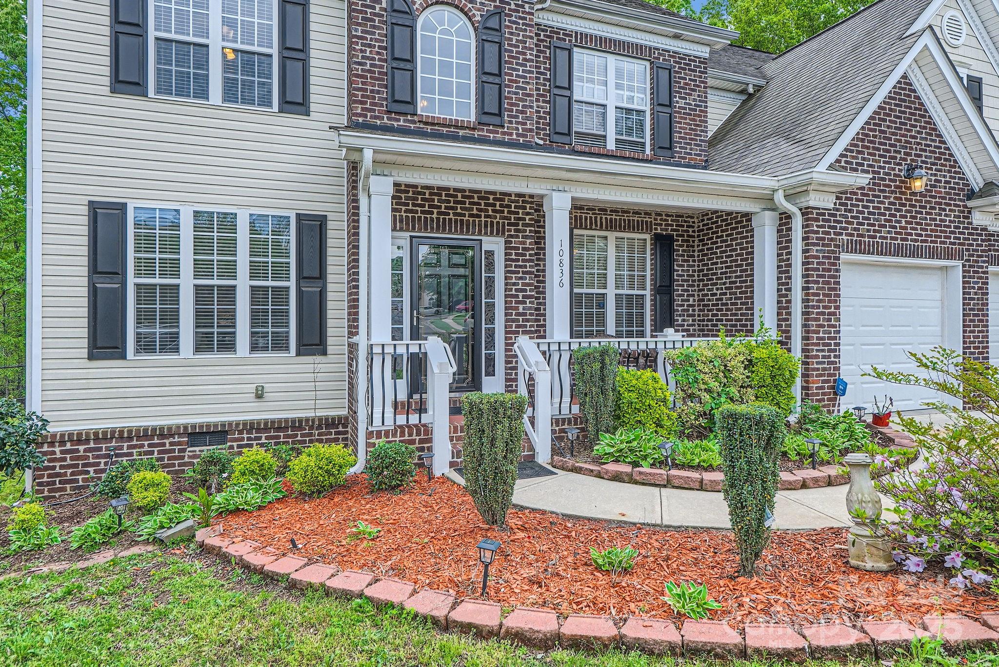 Charlotte, North Carolina 28213, United States, 4 Bedrooms Bedrooms, ,4 BathroomsBathrooms,Residential,Under Contract,112251