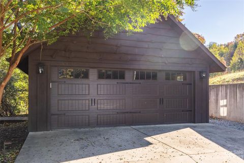 A home in Tryon