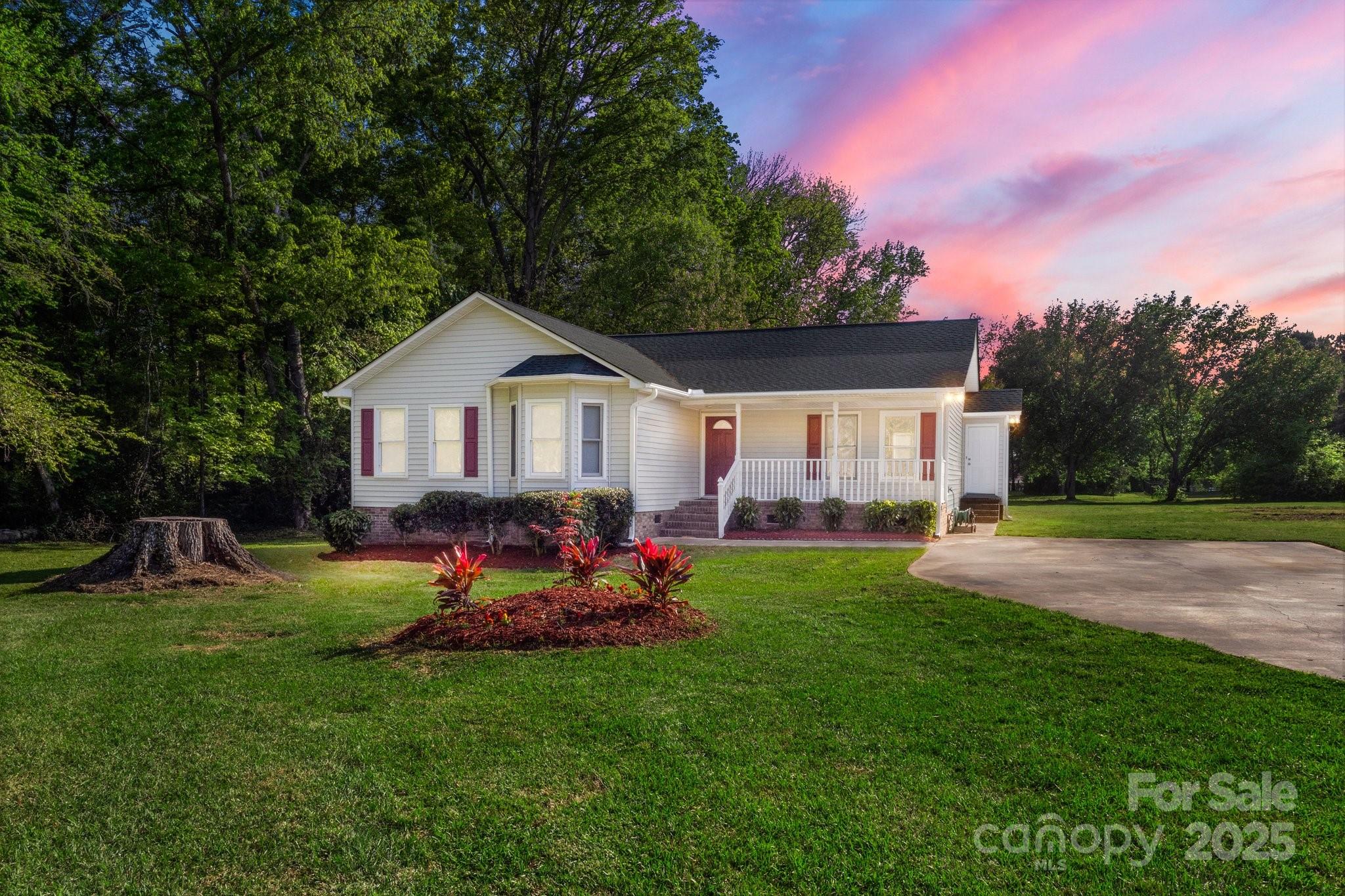 1325 Red Oaks Drive