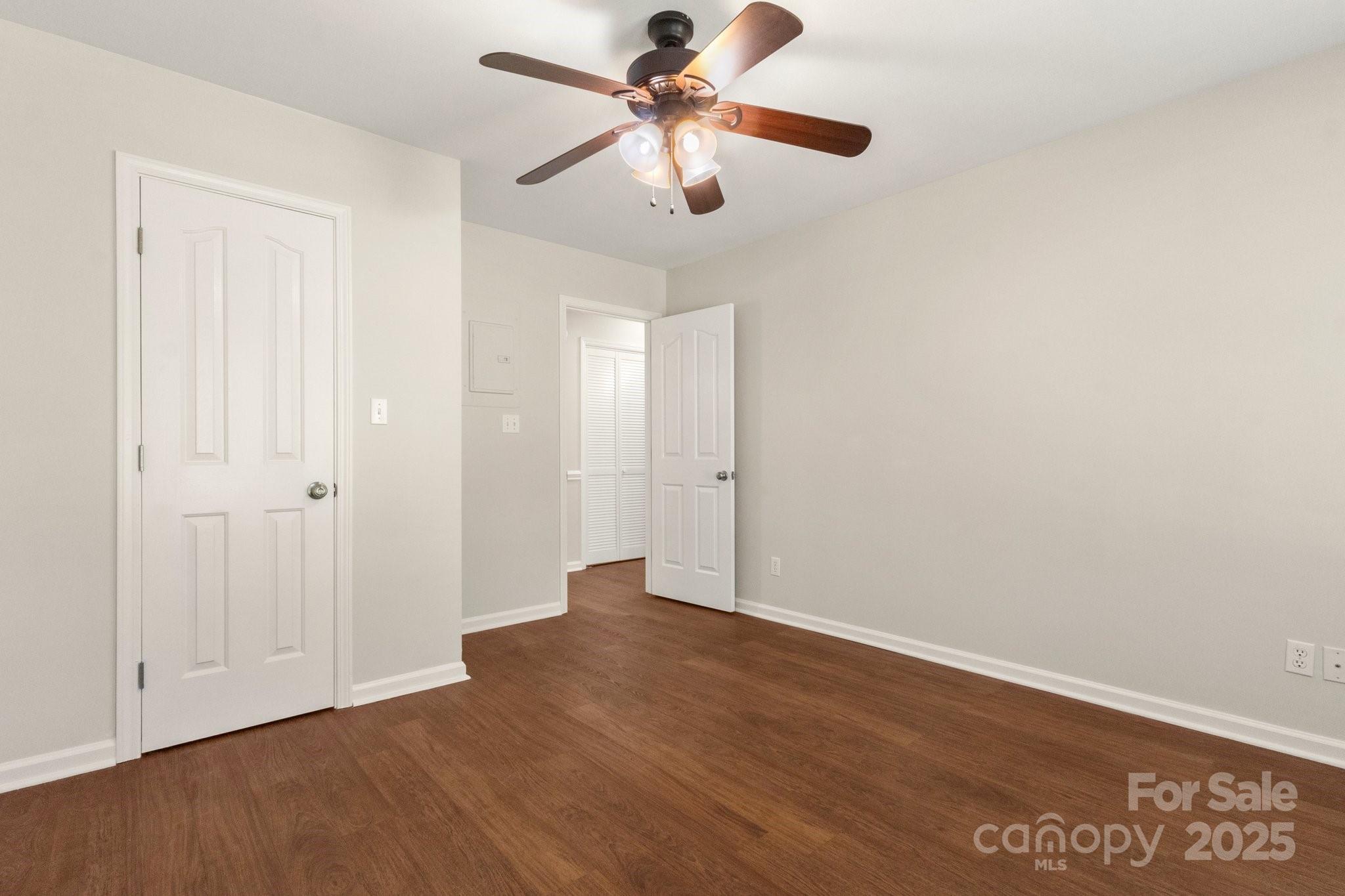 Red Oaks - Residential