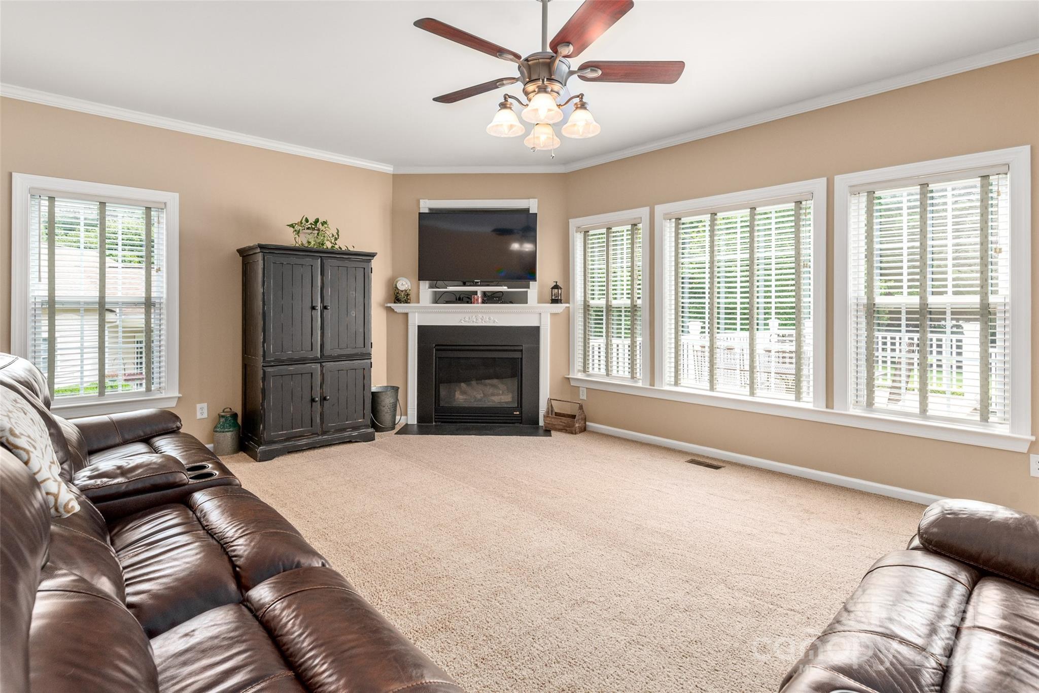 100 Oakwood Meadow Drive
