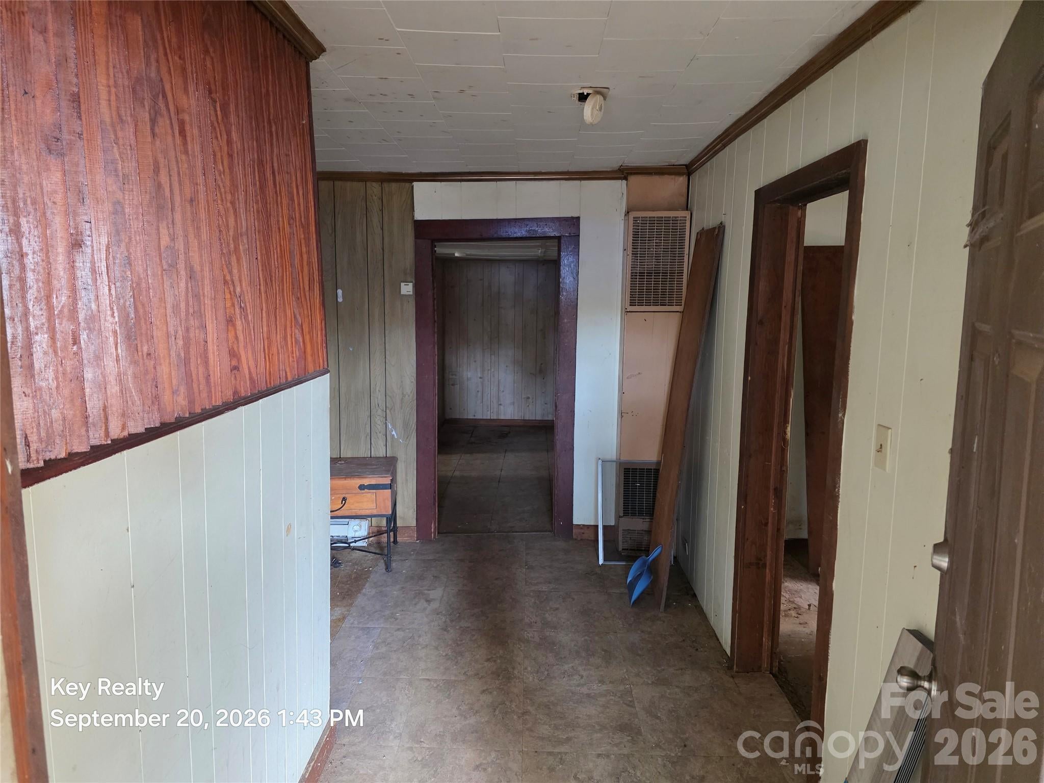 521 N Davis Avenue