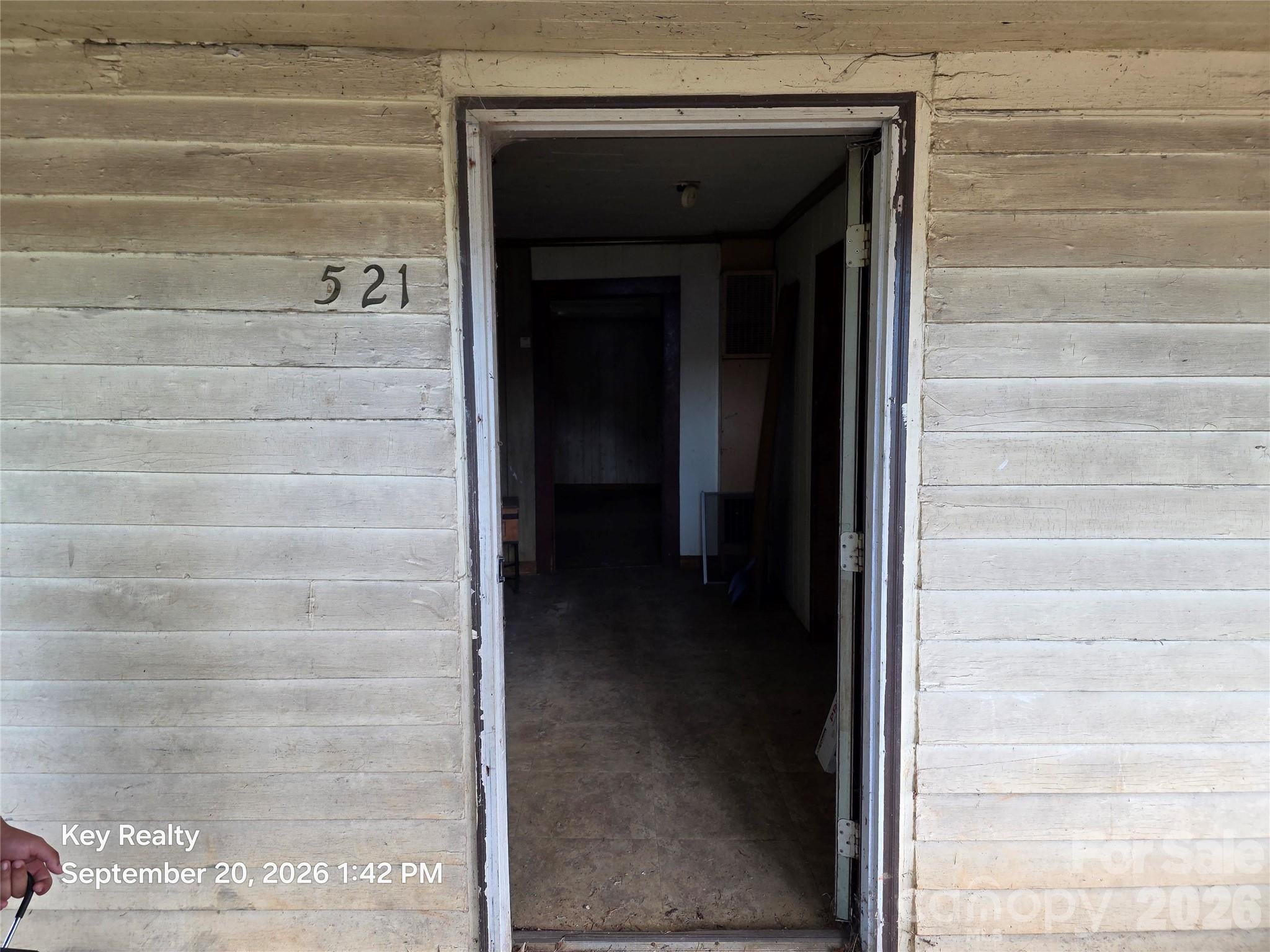 521 N Davis Avenue