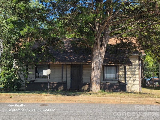 521 N DAVIS AVE, NEWTON, NC 28658 - Image c4a2a1bda06a9089ffeb58c895fea737/3368639112