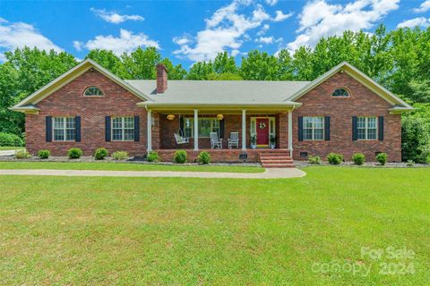 Single Family Residence in Matthews NC 1210 Flint Court.jpg