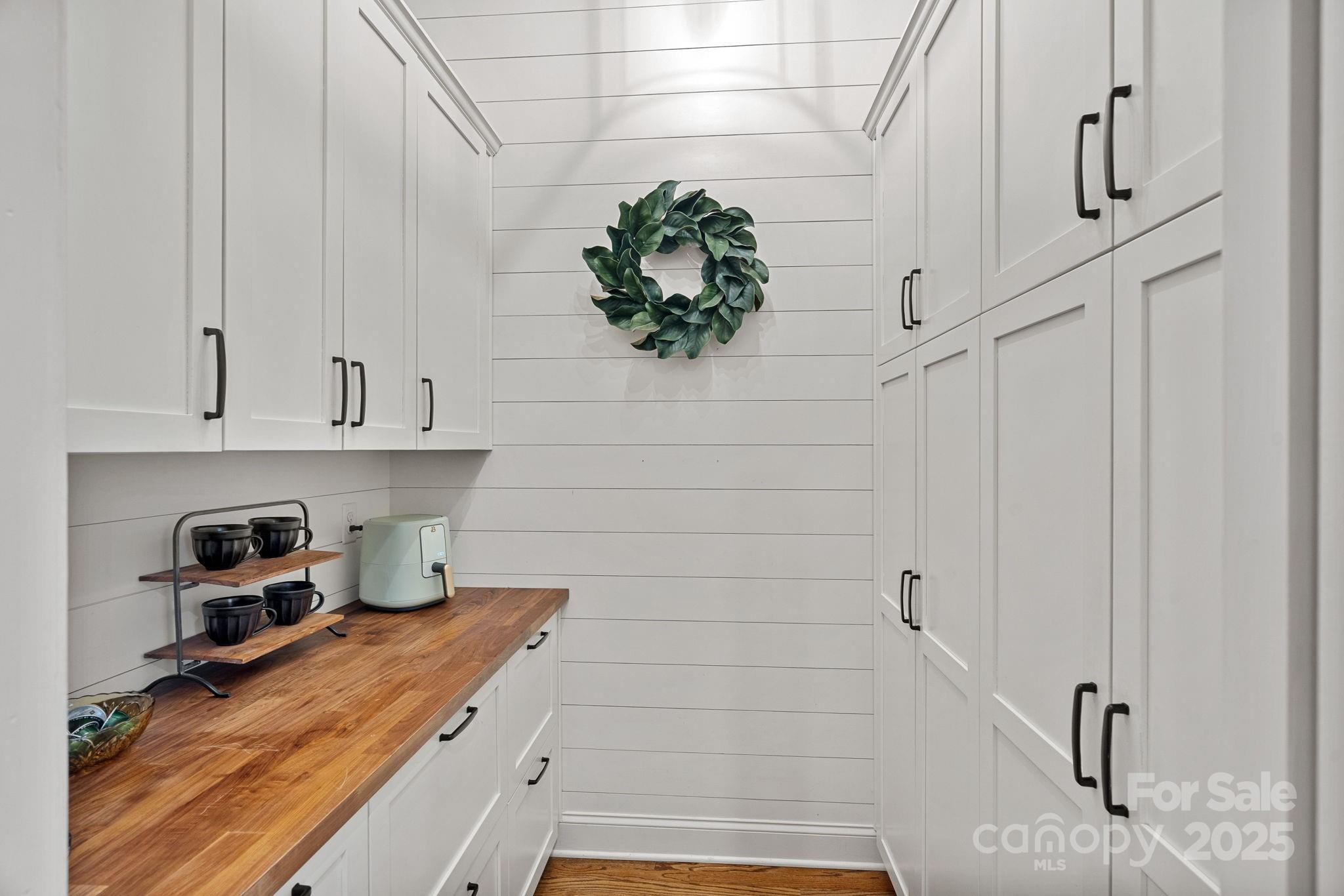 Barber Rock - Residential