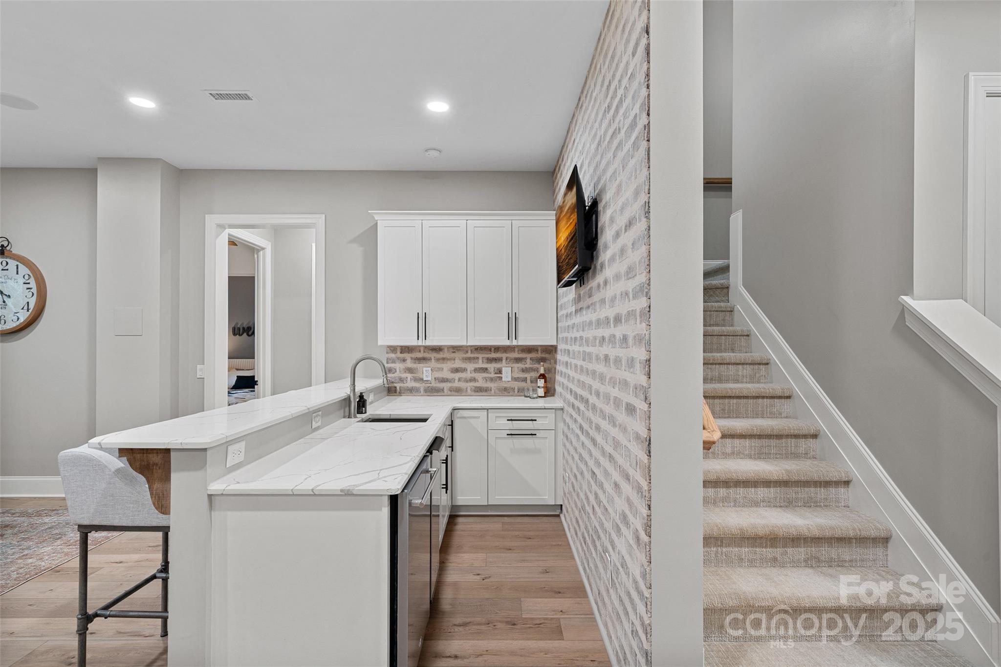 Barber Rock - Residential