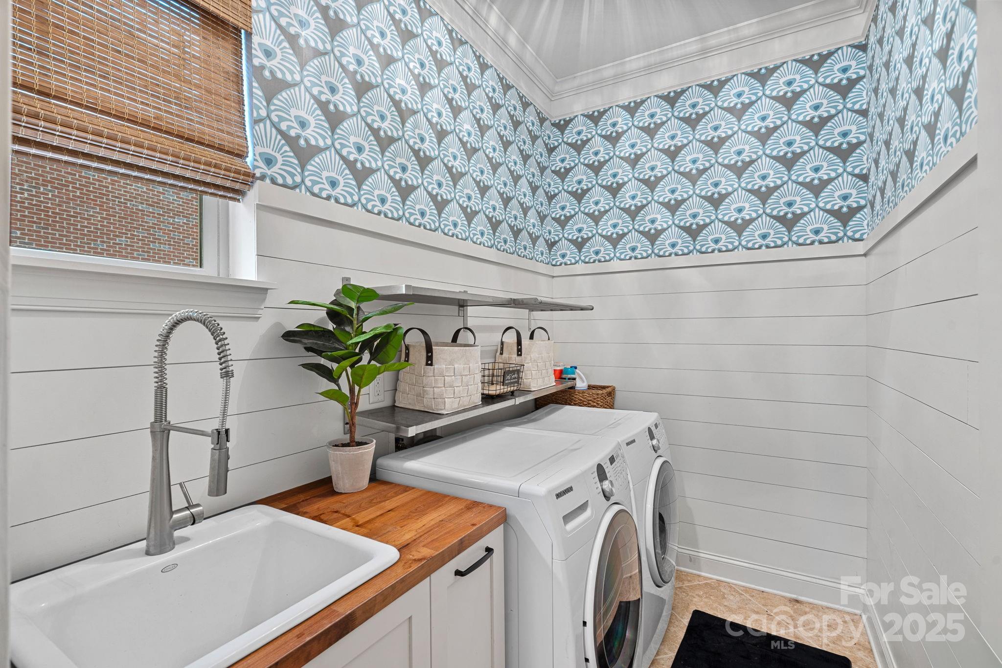 Barber Rock - Residential