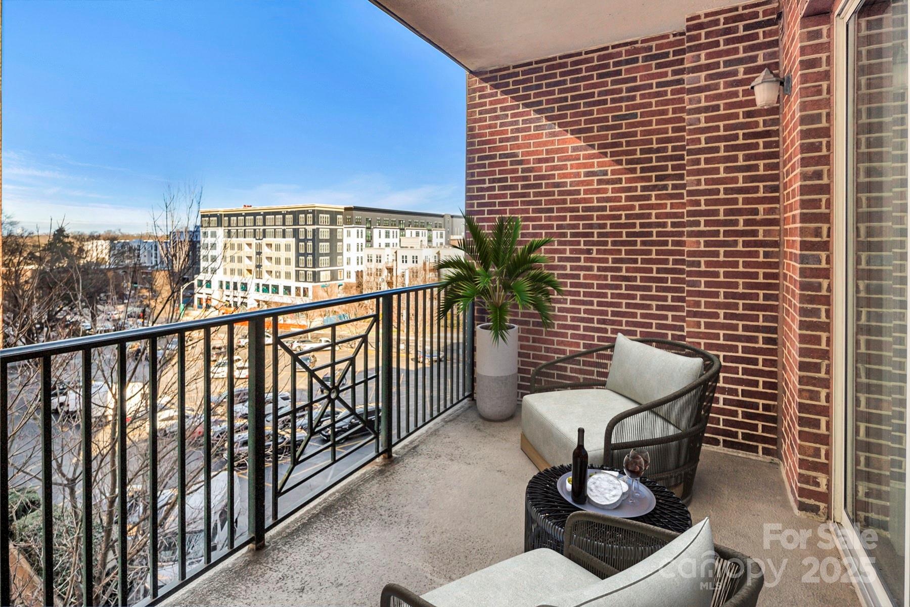 300 W 5th Street 339