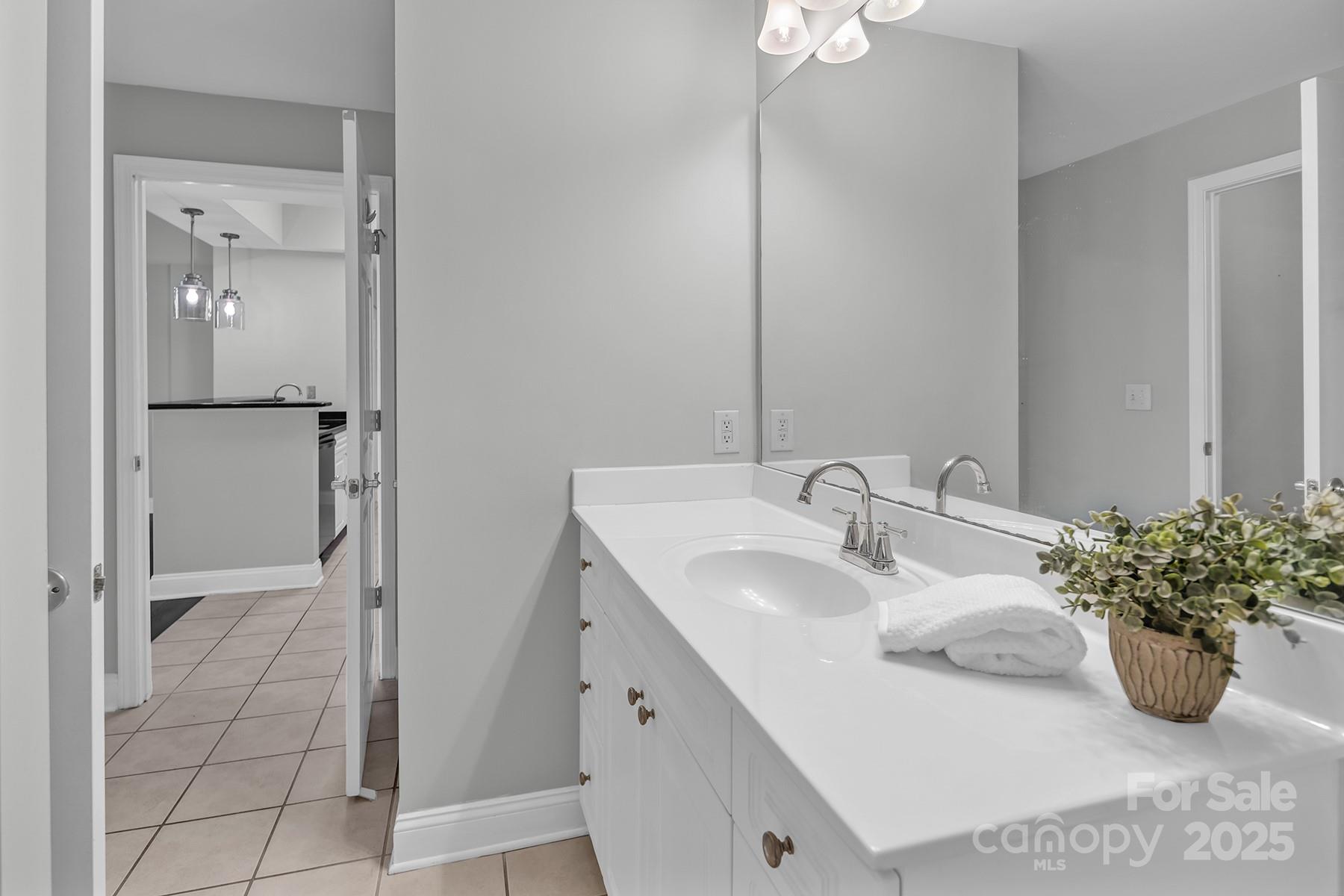 Fifth And Poplar - Residential