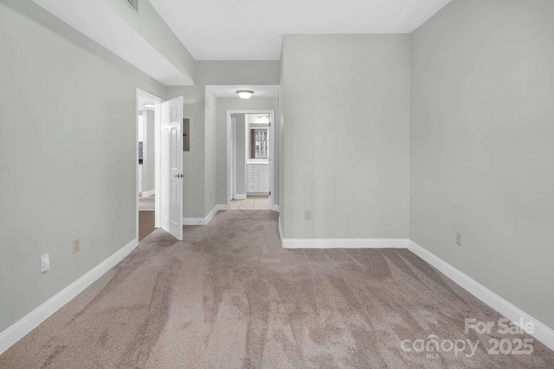 Fifth And Poplar - Residential